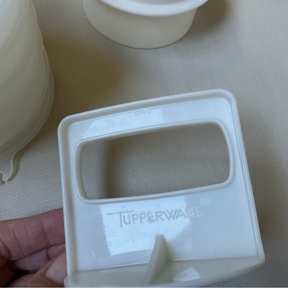 Tupperware Hamburger Patty Press & Keeper, Set of 5 - Picture 6 of 9